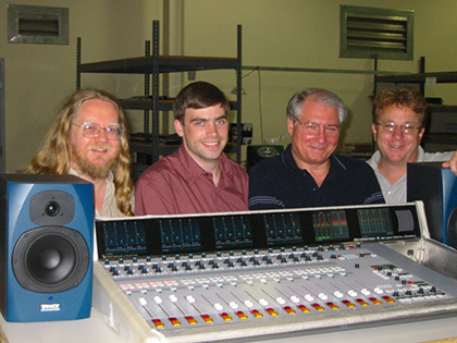 2003 G8 WITH CREW 420
